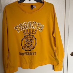 H&M : Toronto University Yellow Sweatshirt